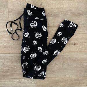 Boxing glove print leggings